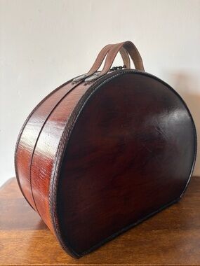 Vintage Round Wooden Hat Box - Rich Mahogany Brown